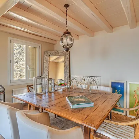Irida - 4-bdr With Amazing Sunset & Sea Views Holiday home Batsi (Andros)