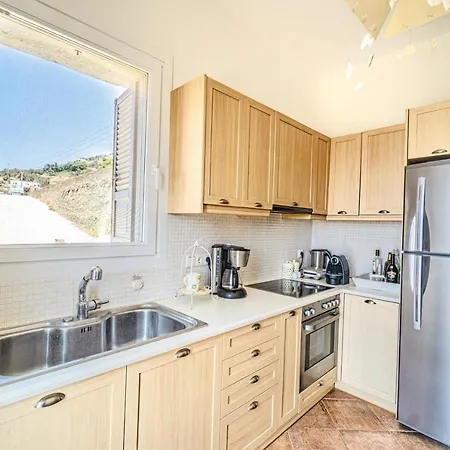 Irida - 4-bdr With Amazing Sunset & Sea Views * Batsi (Andros)